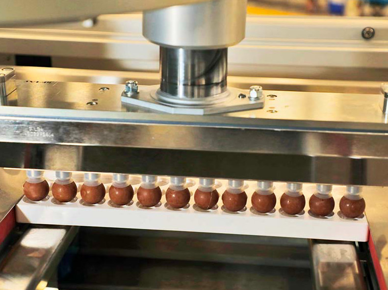 ACMA unveils renewed portfolio of liquid filling and robotic infeed solutions